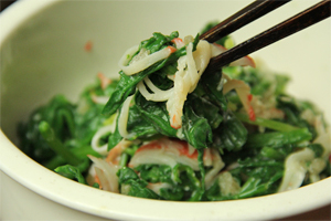 春菊の山葵和えエノキ茸入り